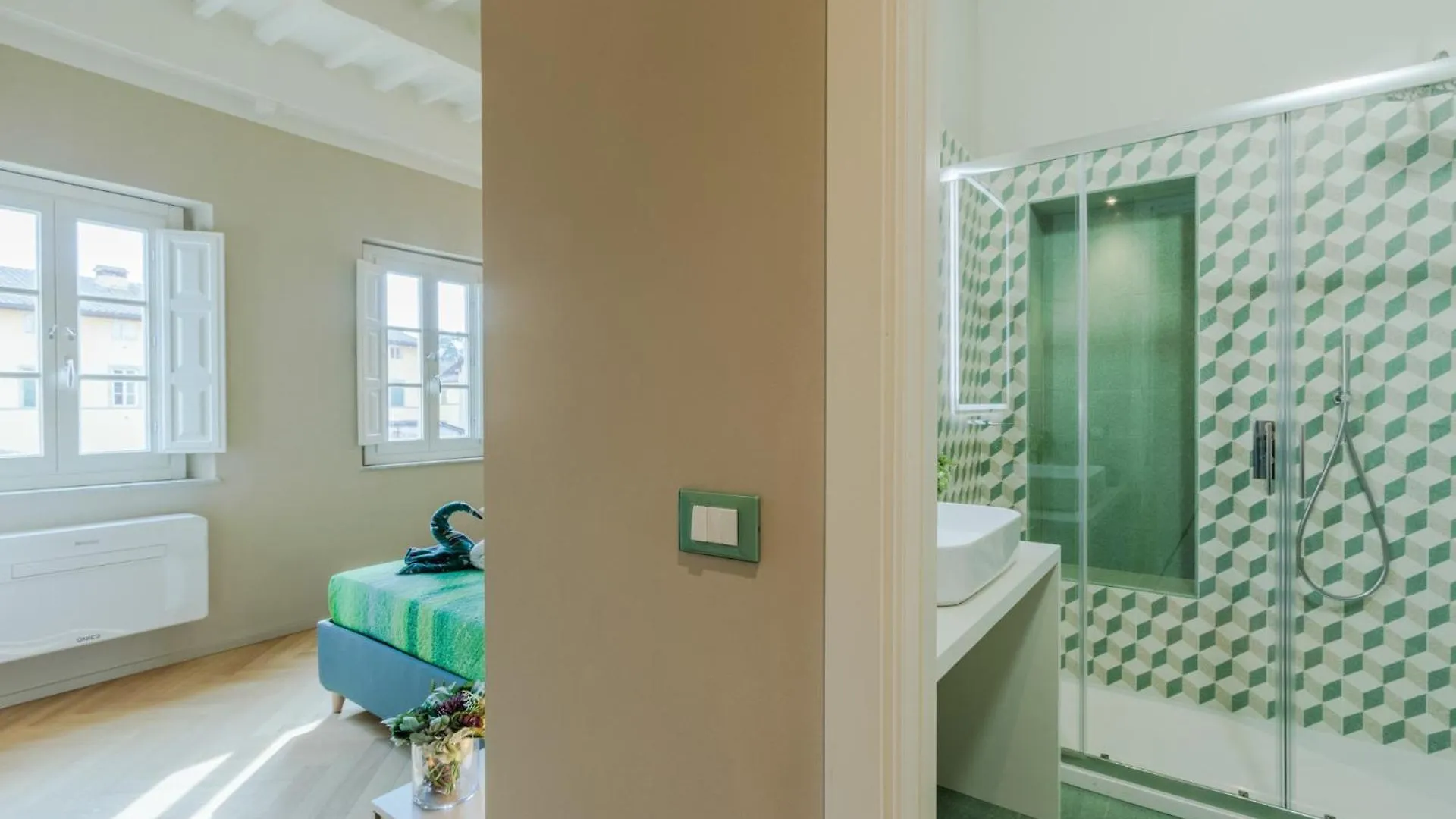 Casa Pino 2 Bedrooms 2 Bathrooms Contemporary Apar Lucca 0*,  Italy
